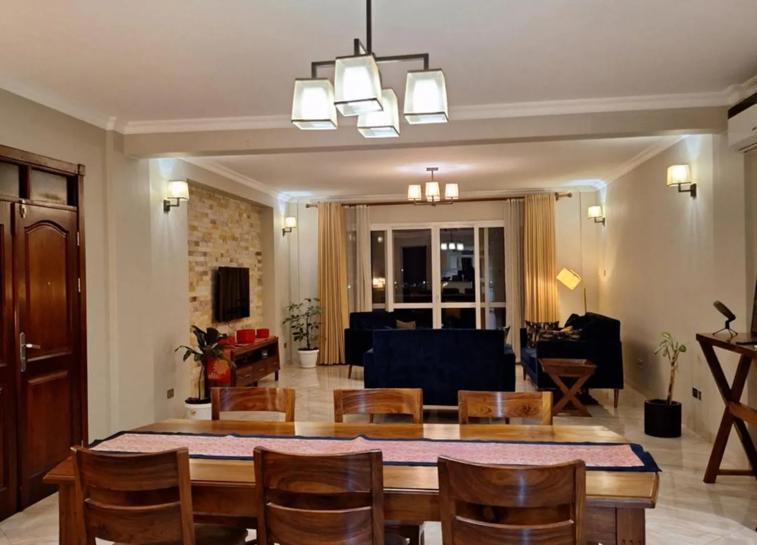 Homestay Windsor Family Home Apartments Kampala