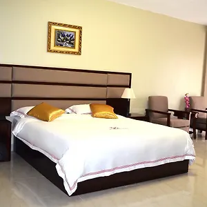 4* Otel Hillside Plaza